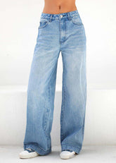 Hellblaue Oversize-Jeans mit weitem Bein im Original-Design
